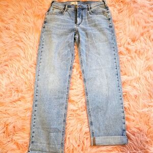 Never worn Pilcro, mid-rise jeans, super soft, never worn but no tags, size 26